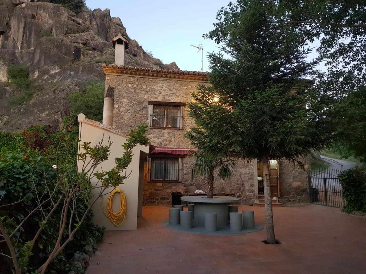 Casa Rural Villa Pilar Albentosa ภายนอก รูปภาพ